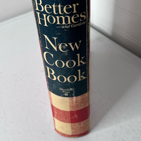 Better Homes and Gardens vintage cookbook - Picture 4 of 15